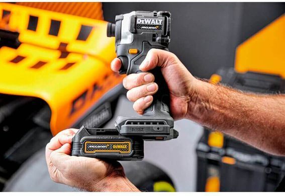 Шурупокрут ударний McLaren F1 TEAM LIMITED EDITION DeWALT DCF85ME2GT DCF85ME2GT фото