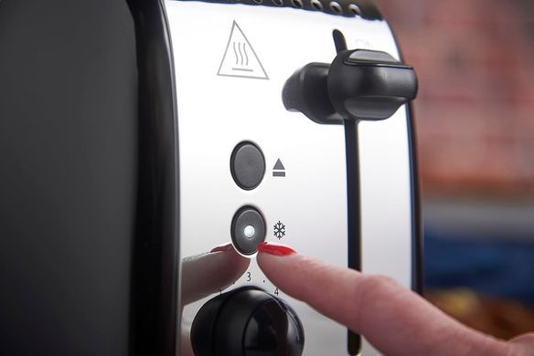 Russell Hobbs Тостер Colours Plus, 1600Вт, нержав., підігрів,разморозка, чорний (370490) 26550-56 фото