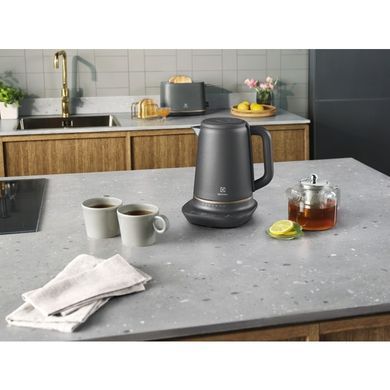 Электрочайник Electrolux 1,7л, Strix, металл, мат, поддержка темп, черный (351050) E7K1-6BP фото