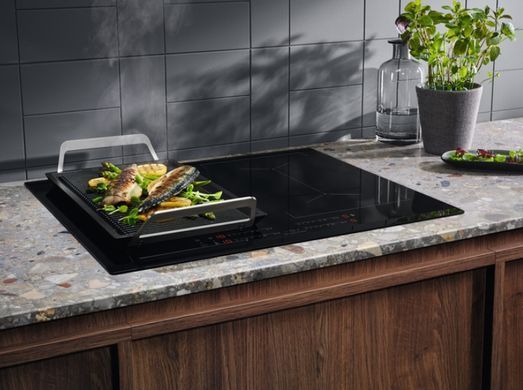 Electrolux Варочная поверхность индукционная, 60см, расширенная зона, черный CIV644 фото