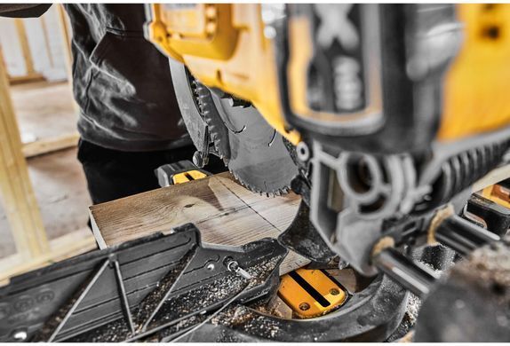 Пилка торцювальна акумуляторна безщіткова DeWALT DCS781N DCS781N фото