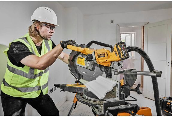 Пилка торцювальна акумуляторна безщіткова DeWALT DCS781N DCS781N фото