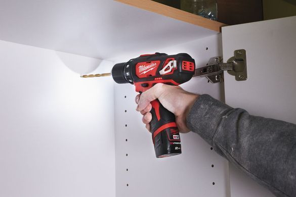 Дриль-шурупокрут акумуляторний MILWAUKEE, M12 BDD-202X 4933446040 фото