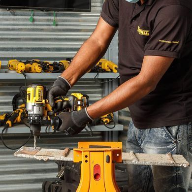 Дрель-шуруповерт аккумуляторная бесщеточная DeWALT DCD991NT DCD991NT фото