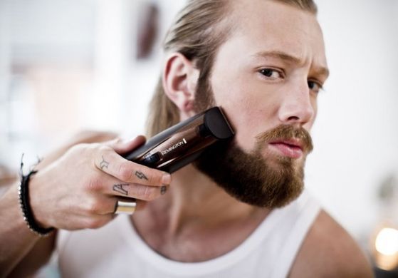 Remington Триммер Beard Kit для бороды и усов, акум., насадок-2, ножницы, щетка в компл., титан.напыл., коричневый