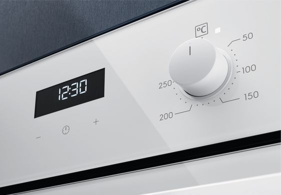 Electrolux Духовой шкаф электрический, 65л, A, дисплей, конвекция, телескопические направляющие, белый (382760) EOF5F50BV фото