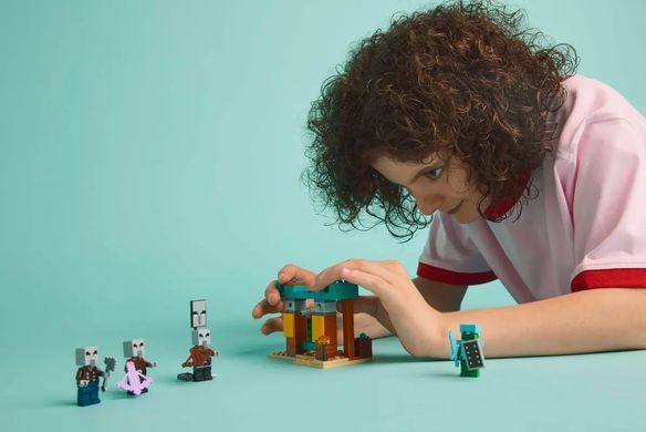 Конструктор LEGO Minecraft Пустельний патруль розбійника (389481)