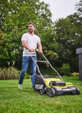 Ryobi Аэратор-скарификатор аккумуляторный ONE+ RY18SFX35A-240 18В акб 2х4А&middot;ч 35см 55л 10кг 5133004549 фото
