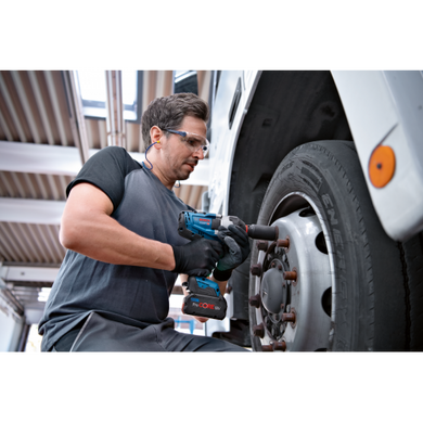 Гайковерт ударный аккумуляторный BOSCH GDS 18V-1000 (без АКБ и ЗУ)(06019J8300) 06019J8300 фото