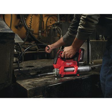 Шприц для смазки аккумуляторный MILWAUKEE, M18 GG-0 4933440493 фото