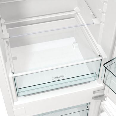 Gorenje Вбуд. холодильник з мороз. камерою А+, FrostLess , зона св-ті, LED дисплей, білий (363506) RKI418FE0 фото