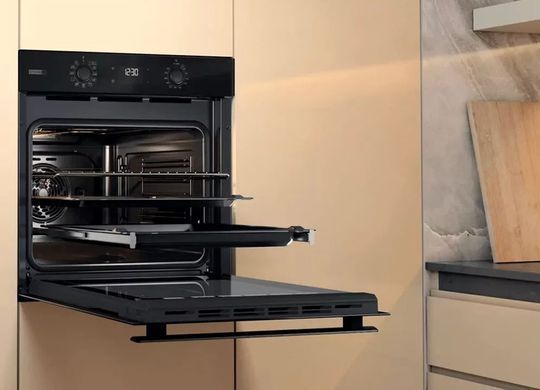 Whirlpool Духовой шкаф электрический, 71л, A+, дисплей, конвекция, телескопические направляющие, пар, черный OMSR58CU1SB фото