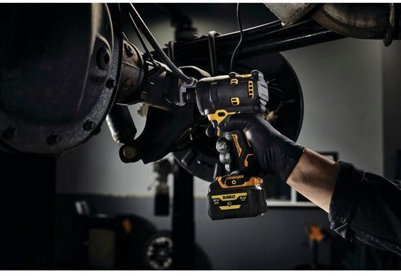 Гайковерт ударный аккумуляторный бесщеточный DeWALT DCF903P1G DCF903P1G фото