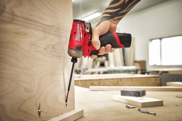 Гвинтокрут акумуляторний 1/4'' HEX MILWAUKEE, M12 FUEL FQID-202X 4933464973 фото