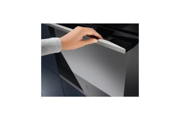 Electrolux Духовой шкаф электрический, 72л, A+, пар, дисплей, конвекция, телескопические направляющие, черный KODEF75X2 фото
