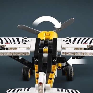 Конструктор LEGO Technic Буш-самолет 333 детали (42198)