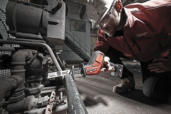 Пила сабельная аккумуляторная MILWAUKEE, M12 FUEL CHZ-402C 4933446950 фото