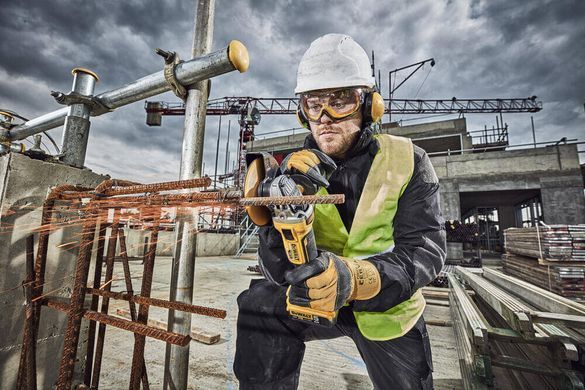 Шлифмашина угловая - болгарка бесщеточная аккумуляторная DeWALT DCG405P3 DCG405P3 фото