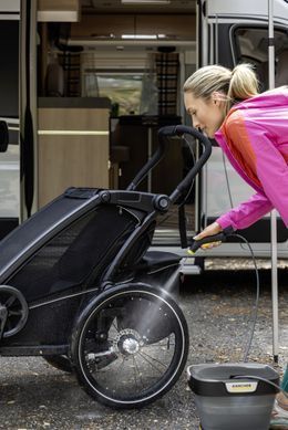 Минимойка низкого давления аккумуляторная Karcher OC 3 Foldable, 120л/ч, шланг 1.8м, бак для воды 8л, вес 2.2кг, USB-C 1.599-300.0 фото