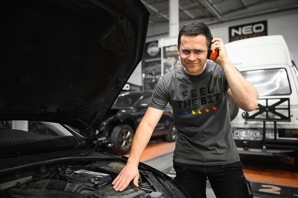 Футболка з принтом, FEEL THE BIT, розмір XXXL