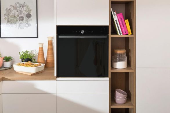 Gorenje Духовой шкаф электрический, 77л, A+, пар, дисплей, Wi-Fi, черный BSA6747DGWI фото