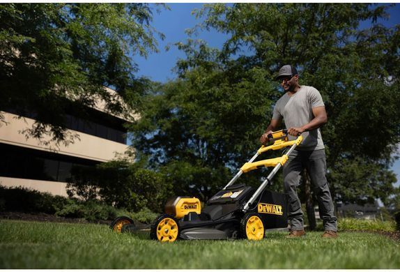 Газонокосилка аккумуляторная бесходная самоходная DeWALT DCMWSP550N DCMWSP550N фото