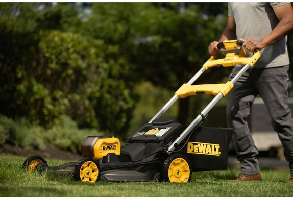 Газонокосилка аккумуляторная бесходная самоходная DeWALT DCMWSP550N DCMWSP550N фото