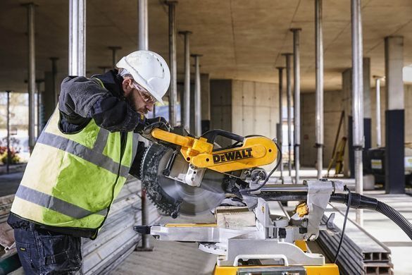 Пила настольная сетевая DeWALT DWS780 DWS780 фото
