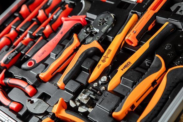 Чемодан электрика Neo Tools 01-310, 108 предметов 01-310 фото