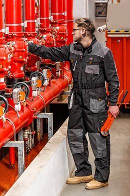 Комбинезон рабочий для мастеров Neo Tools 81-250 с усилением в местах износа L