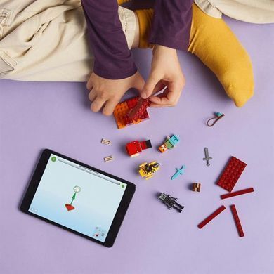 Конструктор LEGO Minecraft Битва с лавой в Незере 99 деталей (21266)
