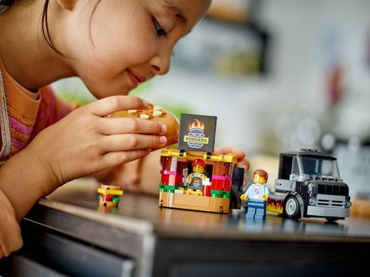 Конструктор LEGO City Вантажівка з гамбургерами (391686)
