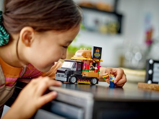Конструктор LEGO City Вантажівка з гамбургерами (391686)
