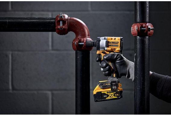 Гайкокрут ударний акумуляторний безщітковий DeWALT DCF921NT DCF921NT фото