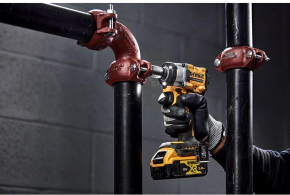 Гайкокрут ударний акумуляторний безщітковий DeWALT DCF921NT DCF921NT фото