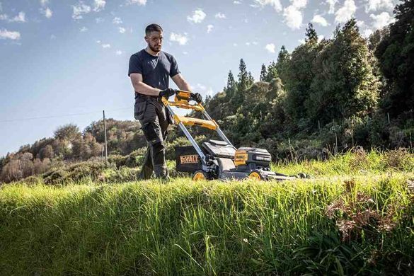 Газонокосарка акумуляторна самохідна безщіткова DeWALT DCMWSP660N DCMWSP660N фото