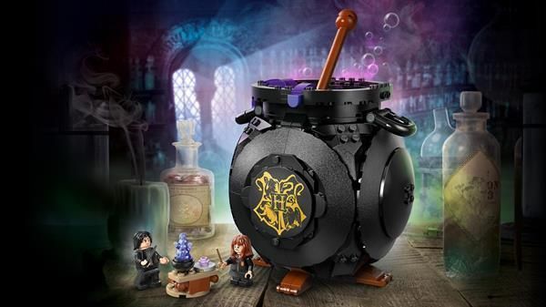 Конструктор LEGO Harry Potter TM Котел: Тайный класс зельеварения 652 Детали ( 76464 )