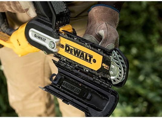 Мини-пилка цепная аккумуляторная бесщеточная DeWALT DCMPS520P1