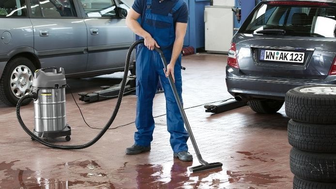 Пилосос професійний Karcher NT 38/1 Me Classic Edition, 1500Вт, 227мБар, контейнер 38л, 11.6кг 1.428-538.0 фото