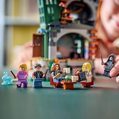 Конструктор LEGO Harry Potter TM Дом Луны Лавгуд 764 Деталей ( 76467 )