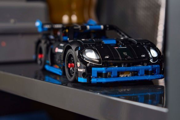 Конструктор LEGO Technic Автомобіль для перегонів Porsche GT4 e-Performance (379888)