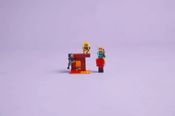 Конструктор LEGO Minecraft Битва з лавою у Незері (389480)