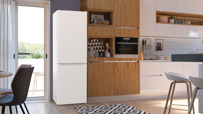 Gorenje Холодильник с нижн. мороз. камерой, 200х60х60см, 2 дв., 235(96)л, А++, NoFrost+, Зона св-ти, белый NRK6202EW4 фото