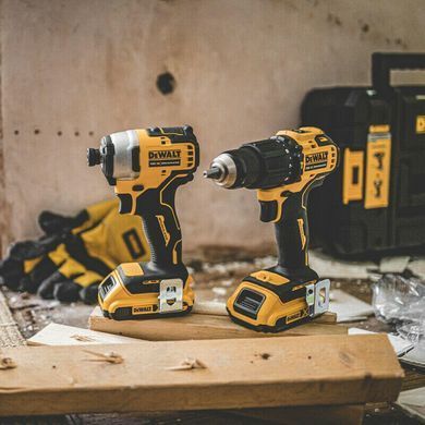 Набір з двох інструментів безщіткових DeWALT DCK2062D2T DCK2062D2T фото