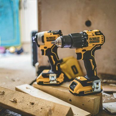 Набір з двох інструментів безщіткових DeWALT DCK2062D2T DCK2062D2T фото