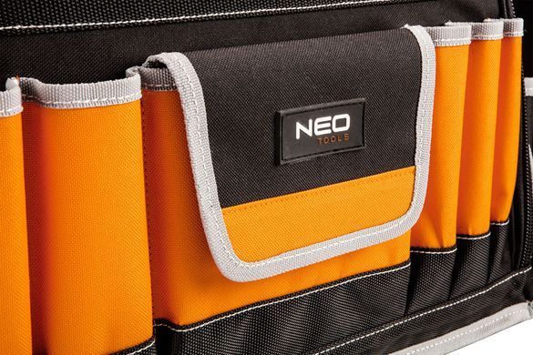 Кофр для инструмента Neo Tools 84-301 с 12 внешними карманами и 32 внутренними.