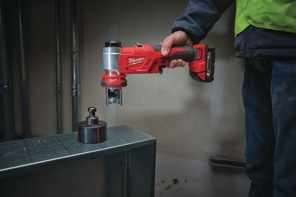 Пробійник гідравлічний акумуляторний MILWAUKEE M18 HKP-201CA