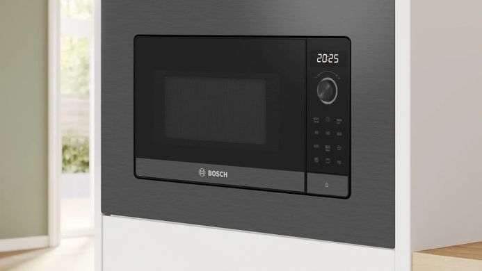 Bosch Мікрохвильова піч вбудована, 20л, електр. управл., 800Вт, дисплей, чорний/нержавійка (371034) BEL623MD3 фото