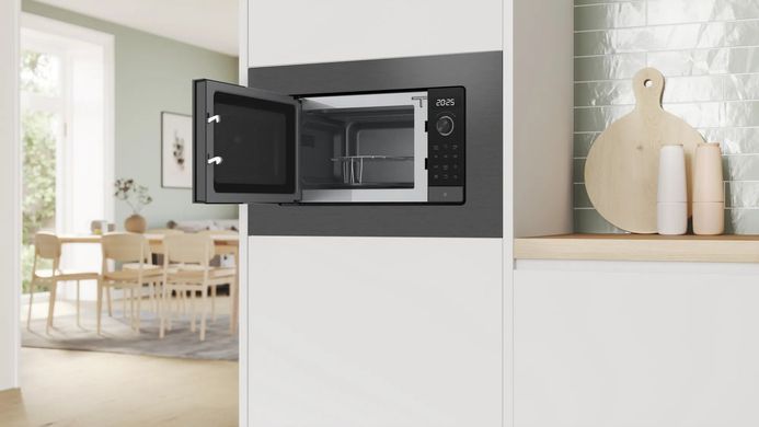 Bosch Мікрохвильова піч вбудована, 20л, електр. управл., 800Вт, дисплей, чорний/нержавійка (371034) BEL623MD3 фото