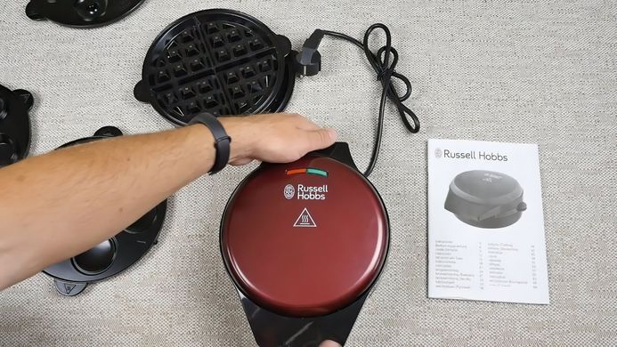 Мультимейкер Russell Hobbs Fiesta 950Вт, алюминий, 3 пластины, корпус-нержав.сталь/пластик, бордо 24620-56 фото